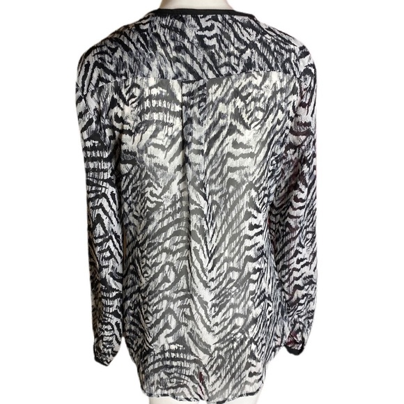 Khardashian Collection Woman’s Zebra Blouse Size L - Picture 8 of 8